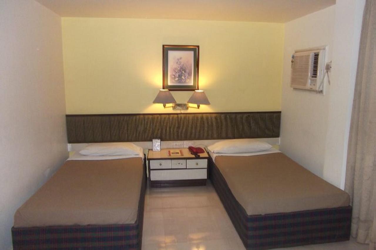 Hotel Bluehill Bhāvnagar Exterior foto