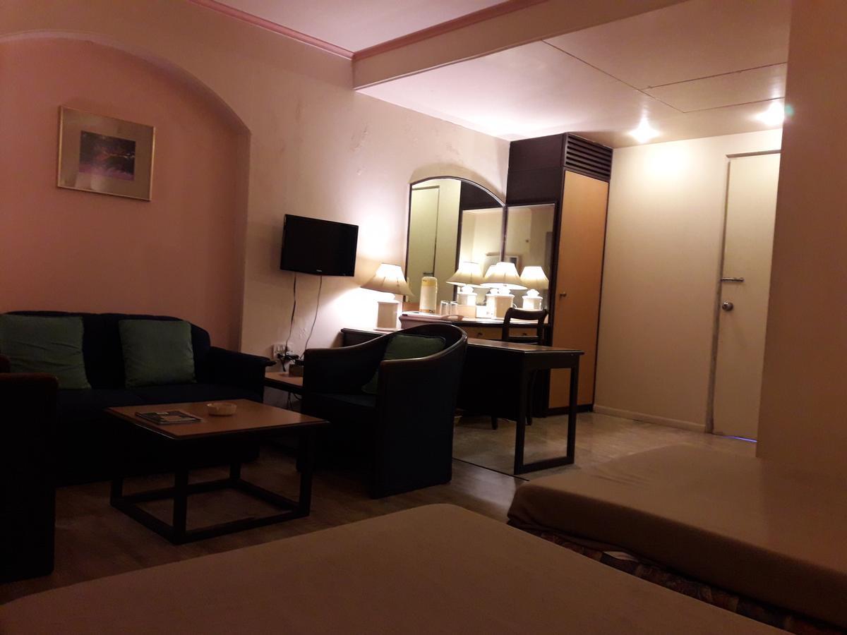 Hotel Bluehill Bhāvnagar Exterior foto