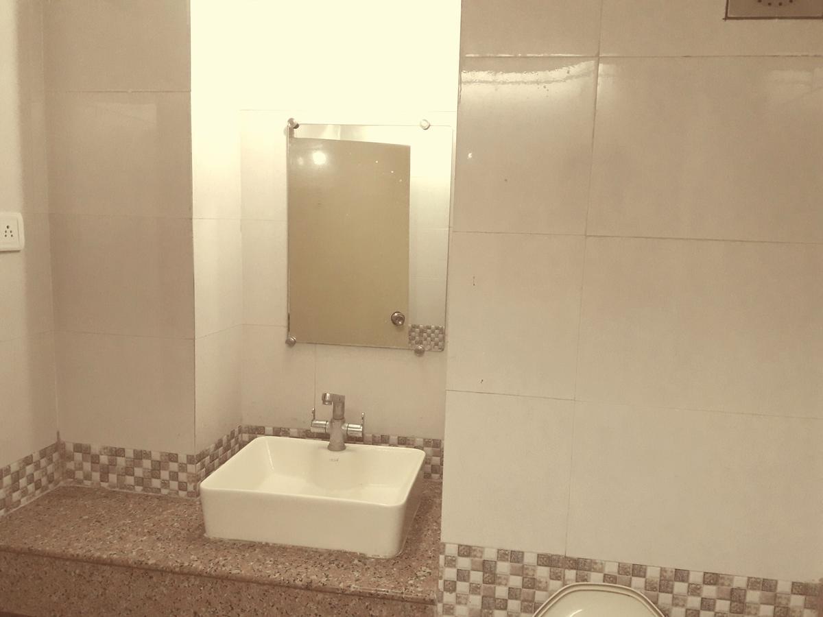 Hotel Bluehill Bhāvnagar Exterior foto