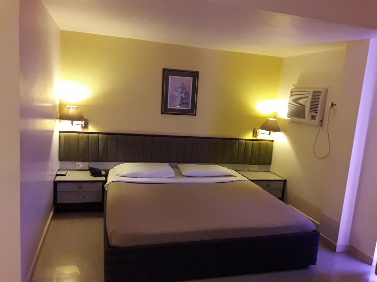 Hotel Bluehill Bhāvnagar Exterior foto
