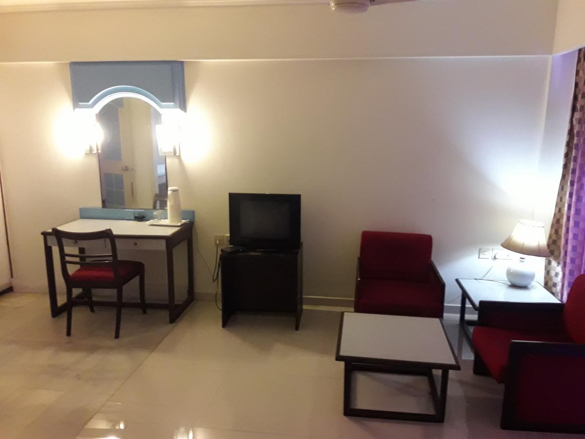 Hotel Bluehill Bhāvnagar Exterior foto